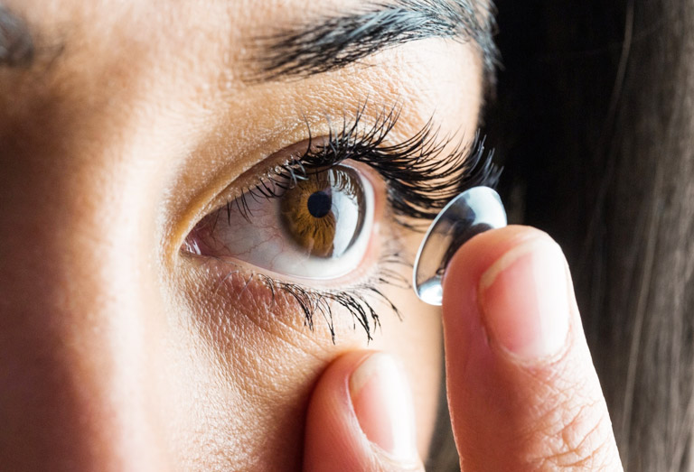 Lentilles de contact : le guide pour les débutants